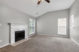 5470 Twin Lakes Dr in College Park, GA - Building Photo - Building Photo