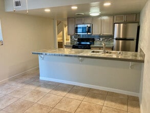 3416 N 44th St, Unit 53 in Phoenix, AZ - Building Photo - Building Photo