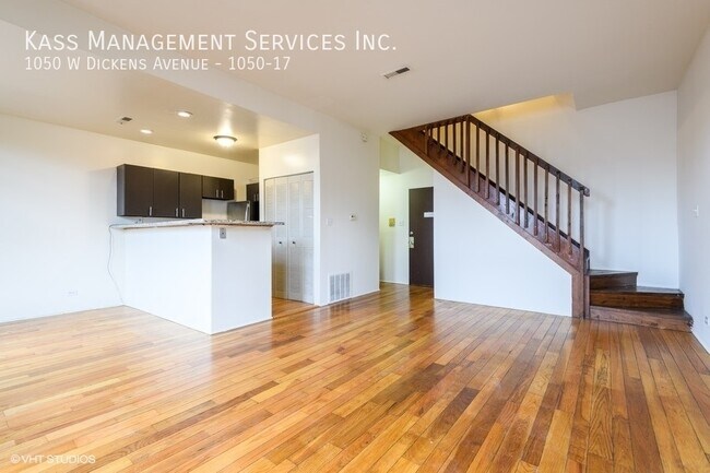 1050 W Dickens Ave-Unit -1050-17 in Chicago, IL - Building Photo - Building Photo