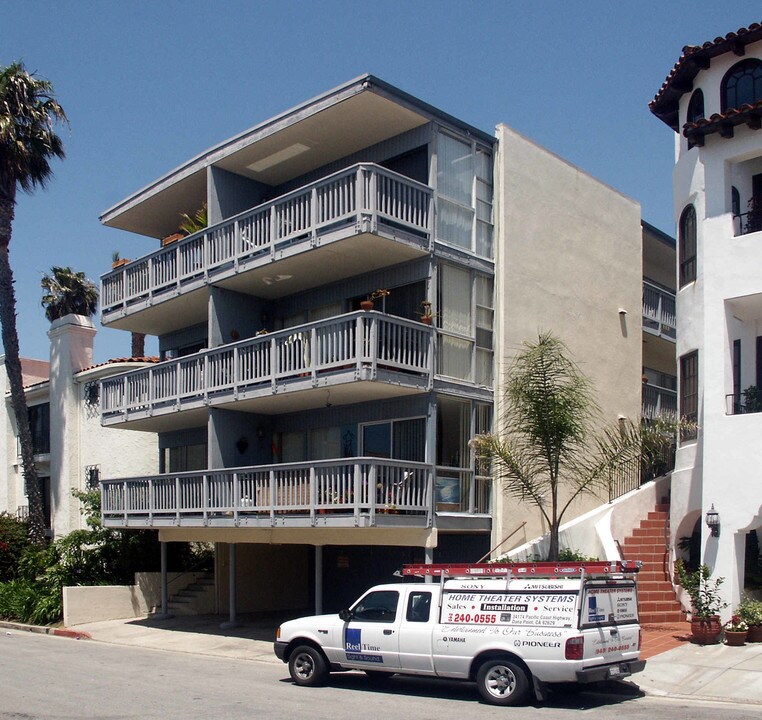 106 Capistrano Ln in San Clemente, CA - Building Photo