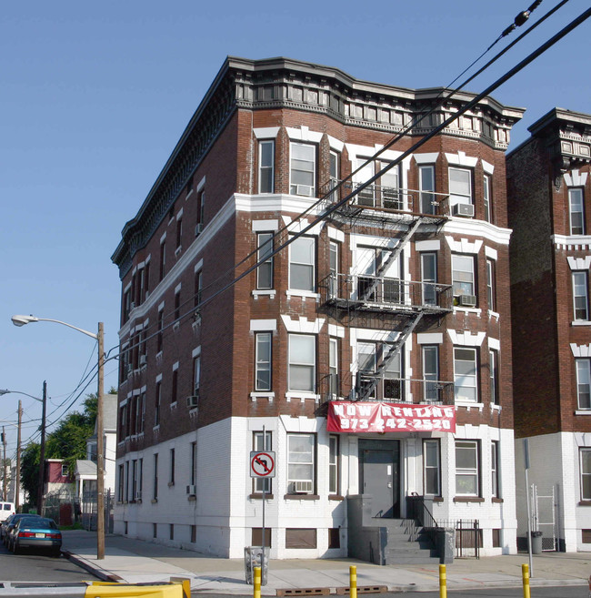 1205 Broad St in Newark, NJ - Foto de edificio - Building Photo