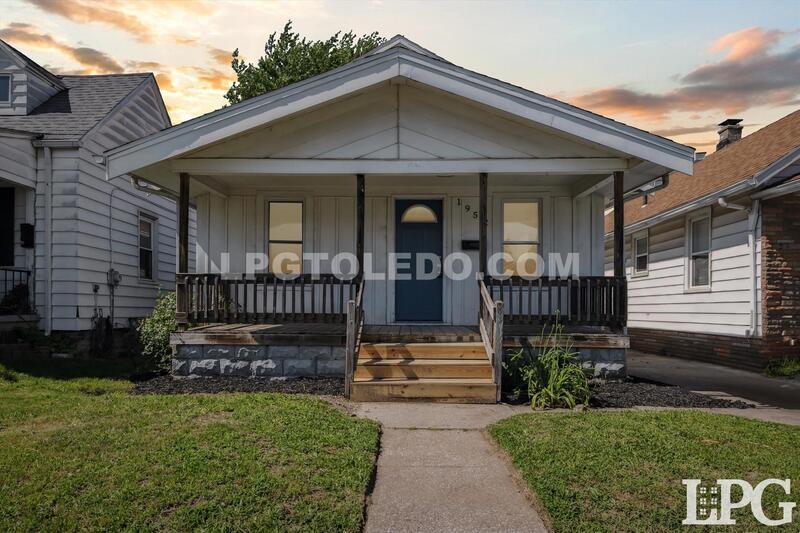 1952 Fairfax Rd in Toledo, OH - Building Photo