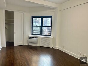 EAST 57 STREET, Unit PHB in New York, NY - Building Photo - Building Photo
