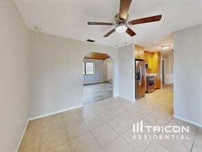 20111 Ventura Ave in Port Charlotte, FL - Building Photo - Building Photo