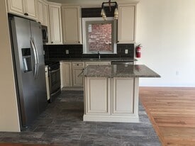 194 Parkhurst St in Newark, NJ - Building Photo