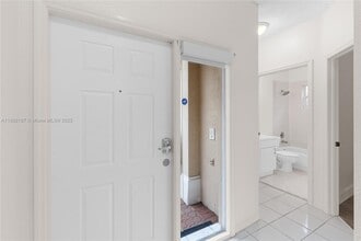 9934 NW 30th St in Doral, FL - Building Photo - Building Photo