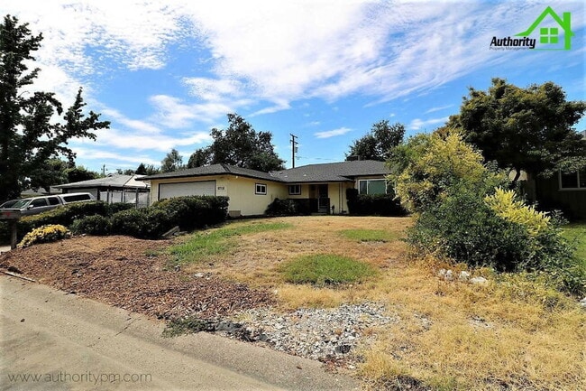 6716 Ferndale Dr in Redding, CA - Building Photo - Building Photo