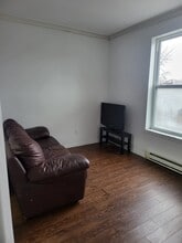 1452 Jeanne-D'arc Av in Montréal, QC - Building Photo - Building Photo