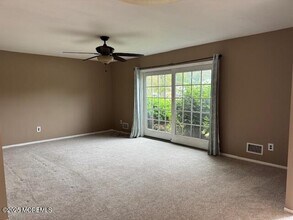 11 River Ln in Brick, NJ - Building Photo - Building Photo