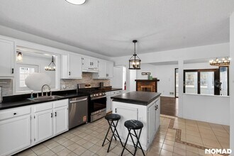 102 Oak Glen Rd in Toms River, NJ - Foto de edificio - Building Photo