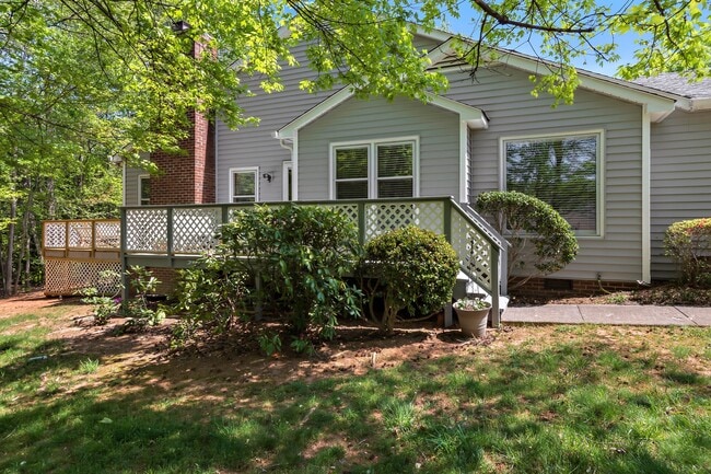 property at 113 Pebble Rdg Ln