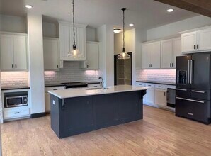 560 Inwood St in Fort Worth, TX - Foto de edificio - Building Photo