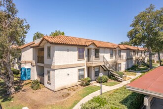 The Casas in San Diego, CA - Foto de edificio - Building Photo