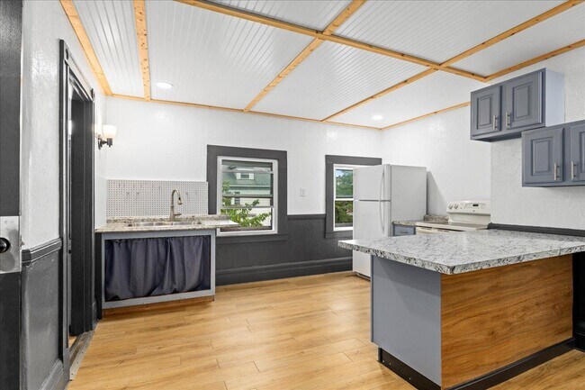 23 Stoneland Rd in Worcester, MA - Building Photo - Building Photo