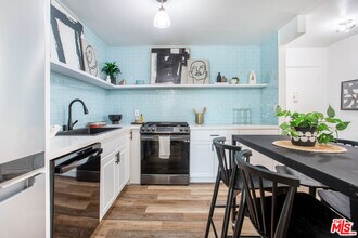 9950 Durant Dr in Beverly Hills, CA - Building Photo - Building Photo