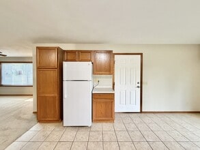 203 Marlboro Ave in Edgerton, WI - Foto de edificio - Building Photo