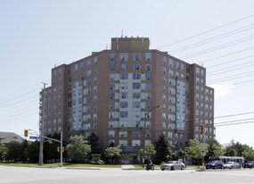 Britannia Glen Co-op in Mississauga, ON - Building Photo
