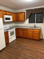 405 West St in Bristol, CT - Building Photo