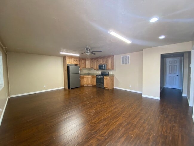 1045 Canyon St in Hildale, UT - Building Photo - Building Photo