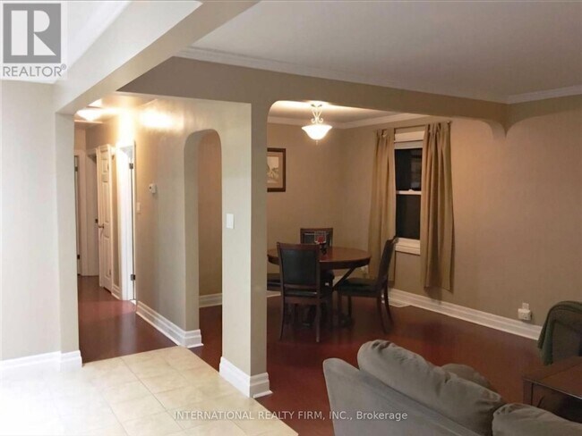 164 Central Park Blvd S in Oshawa, ON - Building Photo - Building Photo