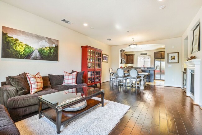 411 Chagall St in Mountain View, CA - Building Photo - Building Photo