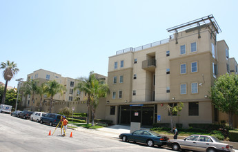 Wilshire Courtyard in Los Angeles, CA - Building Photo - Building Photo