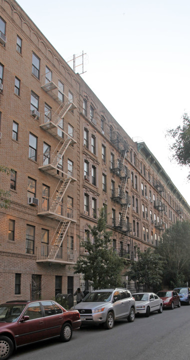 53 W 129th St in New York, NY - Building Photo