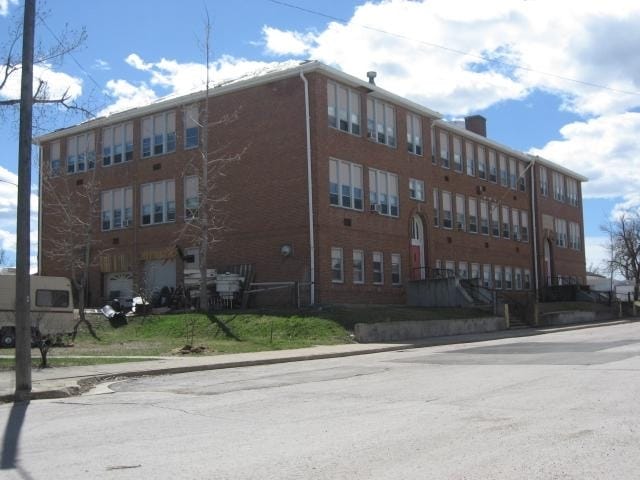 1010 State St in Belle Fourche, SD - Building Photo