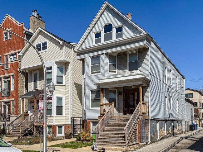 property at 1414 W Henderson St