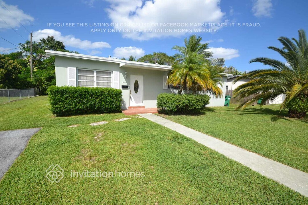 16611 SW 292nd Ter in Homestead, FL - Building Photo
