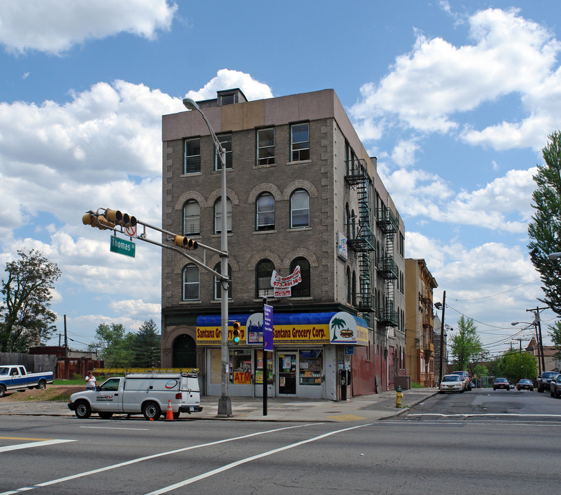 98 Clinton Ave in Newark, NJ - Foto de edificio