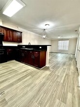 6633 W Sam Houston Pkwy S in Houston, TX - Building Photo - Building Photo