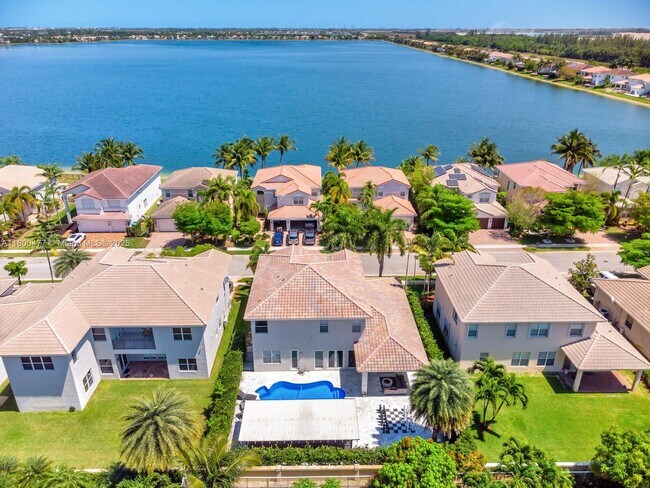 5258 SW 183rd Ave in Miramar, FL - Building Photo - Building Photo