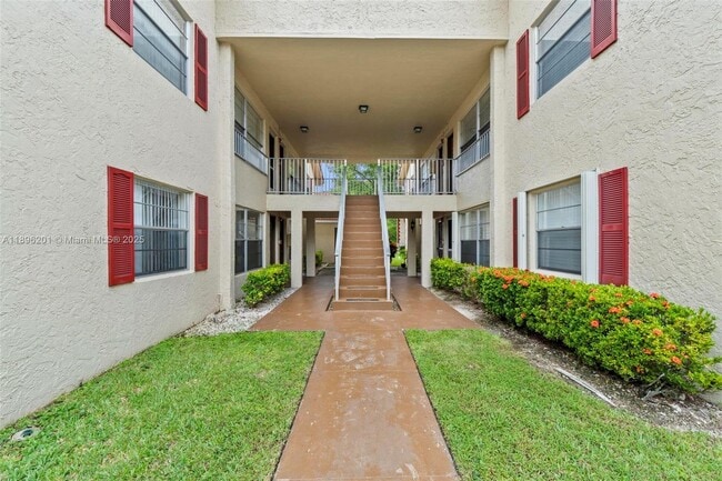 3586 N University Dr in Coral Springs, FL - Building Photo - Building Photo