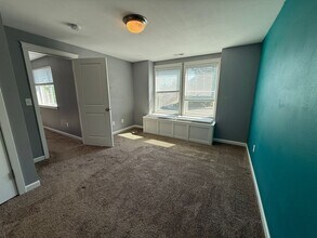 73 Warm Springs Dr in Cascade Locks, OR - Building Photo - Building Photo