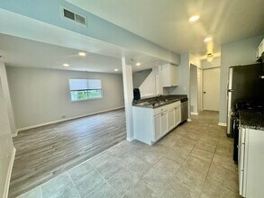 741 Edgelake Point in Schaumburg, IL - Building Photo - Building Photo