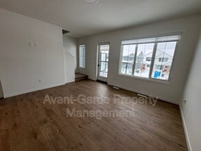 16 AB-16 in Spruce Grove, AB - Building Photo - Building Photo