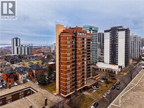 222 Jackson St W in Hamilton, ON - Building Photo - Building Photo