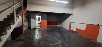 18422 Vanowen St in Los Angeles, CA - Building Photo - Building Photo