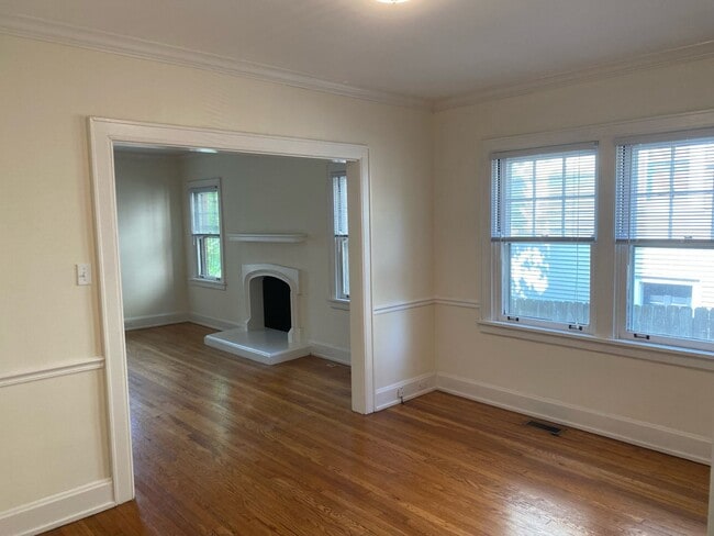 2910 Erie Ave in Cincinnati, OH - Building Photo - Building Photo