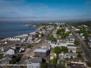 424 E Longport Ave in Ocean Gate, NJ - Building Photo - Building Photo