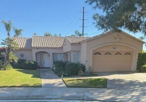 40940 Avenida Estrada in Palm Desert, CA - Building Photo