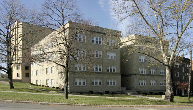 Edgeway Apartments in Cleveland, OH - Building Photo - Building Photo