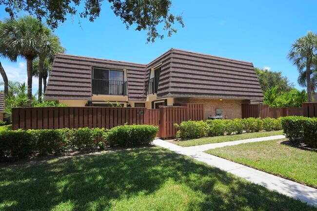 property at 1008 10th Ct