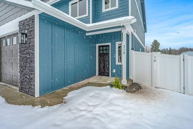 218 E Lobo Lp in Hayden, ID - Building Photo - Building Photo