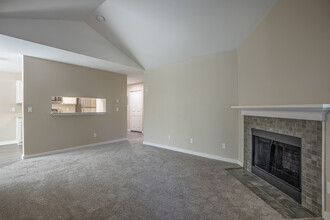 Hampshire Downs in Hillsboro, OR - Building Photo - Interior Photo