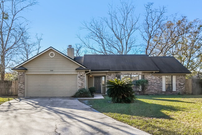 1380 Mayberry Ln in Jacksonville, FL - Foto de edificio - Building Photo