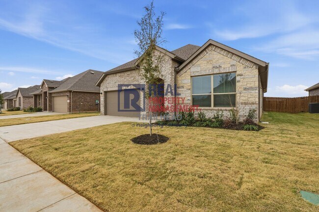 1253 Beltway Ln in Granbury, TX - Building Photo - Building Photo