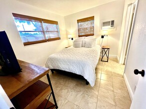 437 W Rambling Dr in Wellington, FL - Building Photo - Building Photo
