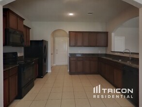 10930 Hillside Creek Dr in Humble, TX - Building Photo - Building Photo